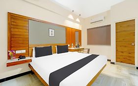 Super Hotel O Broadway Ernakulam